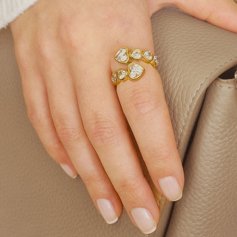 Ring mit Kristallherzen