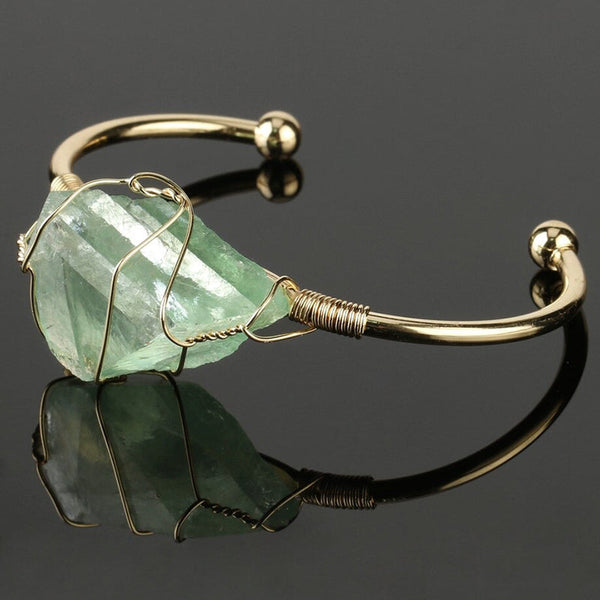 Mit Draht umwickelter Armreif aus natürlichem Heilstein