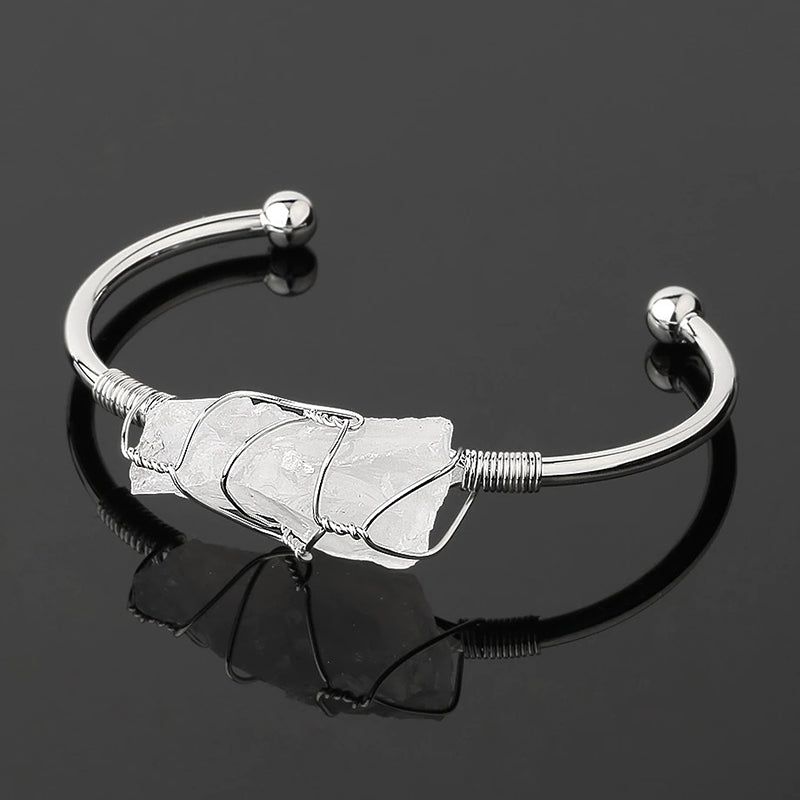 Mit Draht umwickelter Armreif aus natürlichem Heilstein