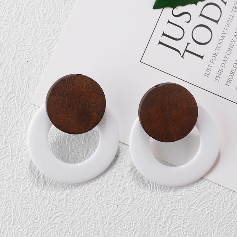 Handgefertigte baumelnde Modeohrringe aus Holz