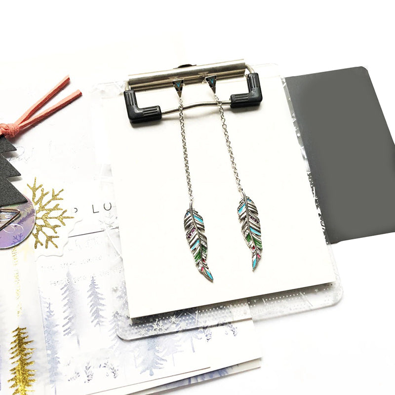 Böhmische Ohrringe mit langen Federquasten und Zirkonen