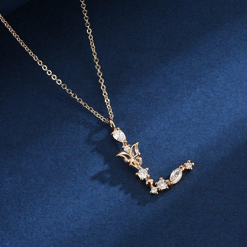 Halskette mit Anhänger aus Zirkonia und Schmetterlings-Anfangsbuchstaben