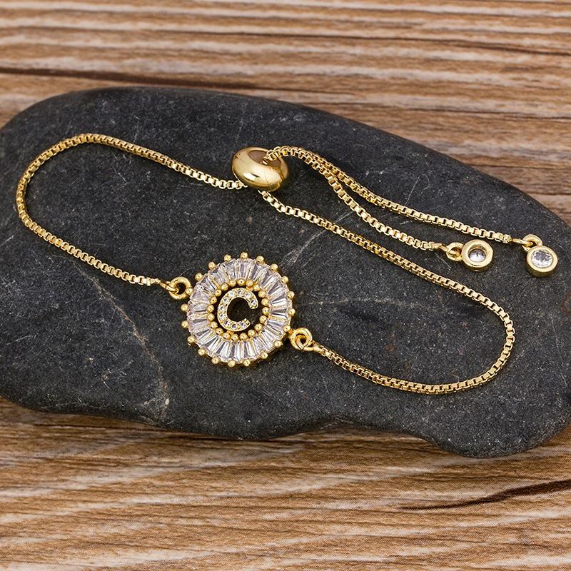 Zirkonia Bejewel Charm-Armband mit Anfangsbuchstaben