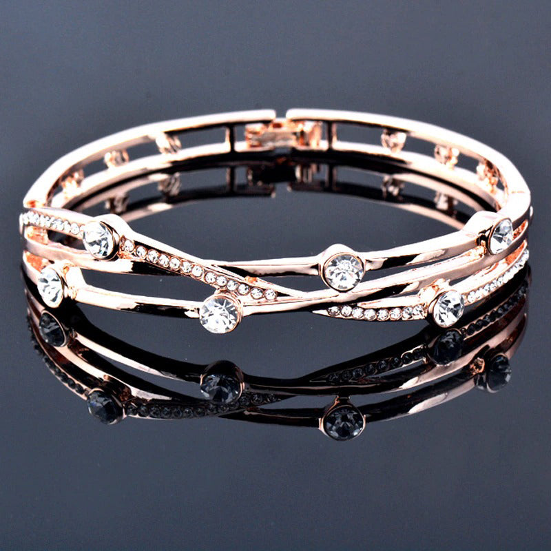 Mit Zirkonen besetzte Armreifen mit hohlen Manschetten