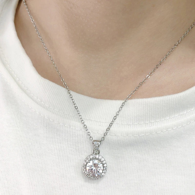 Schmuckset mit runder Halskette, Ohrringen und Ringen in Zirkonia