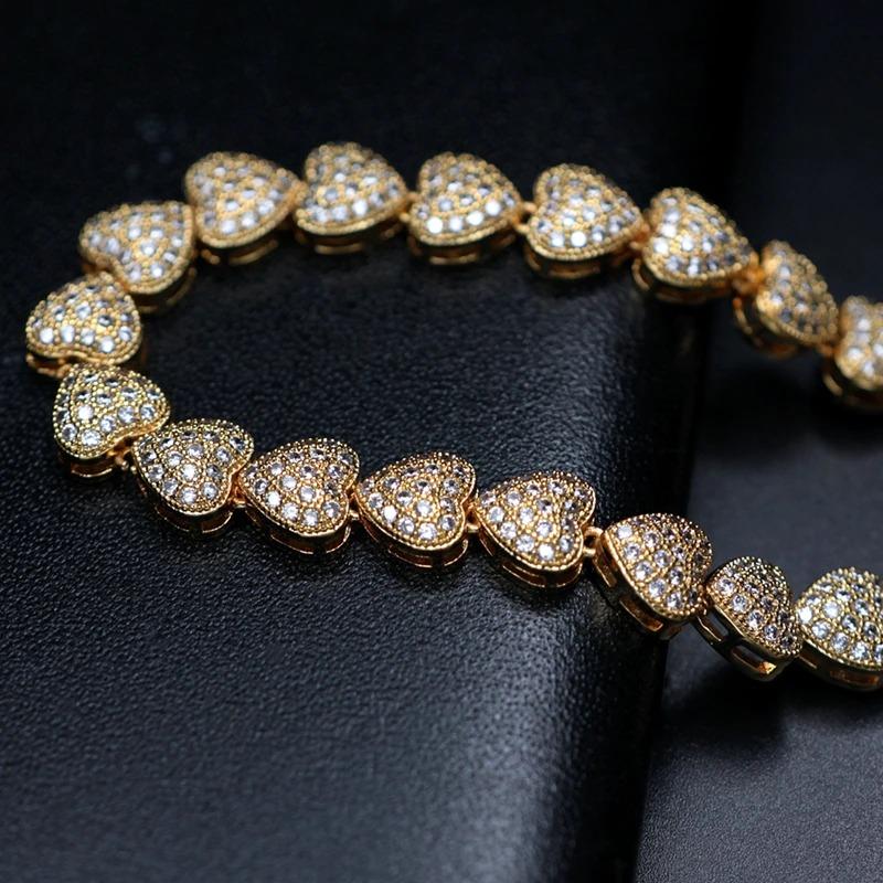 Armband mit Herzanhänger und Zirkonia