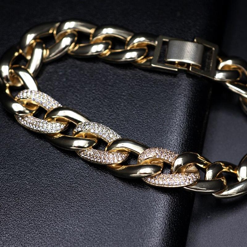 Armband mit Herzanhänger und Zirkonia