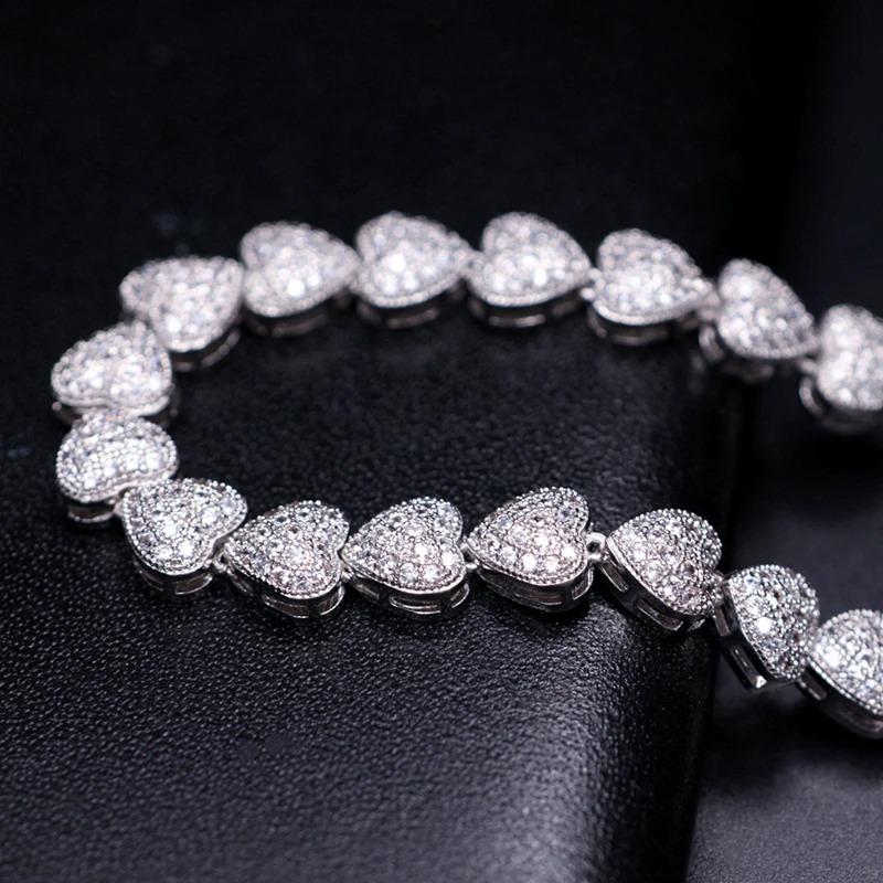 Armband mit Herzanhänger und Zirkonia