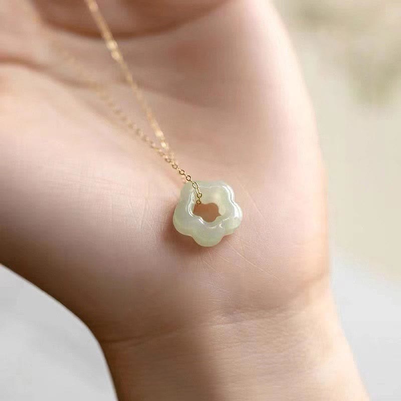 Carmiora Zierliche Hetian Jade Cyan Jade Glück Blumen Charm Halskette Anhänger