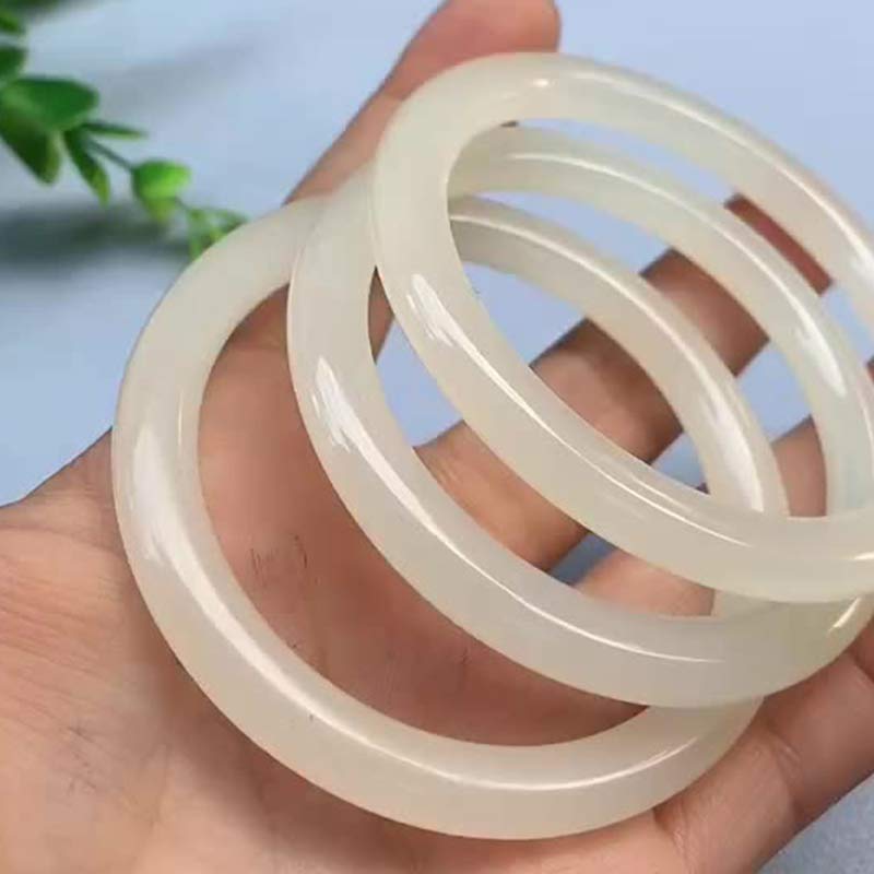 Carmiora Weißer Jade-Glücksarmband-Armreif