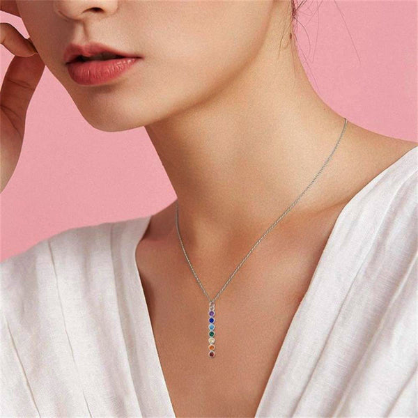 Bunte Chakra-Halsketten und -Armbänder mit Perlen