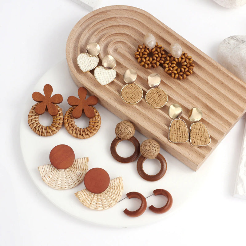 Tropical Vibe – Handgemachte Statement-Ohrring-Kollektion aus Rattan und Holz