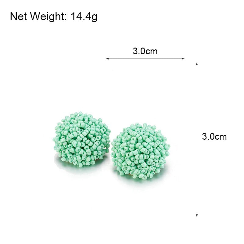 Helle und lustige handgefertigte Ohrstecker mit Pompoms aus mehrfarbigen Perlen