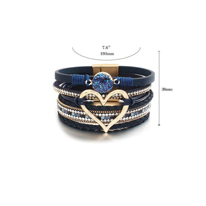 Mehrlagige, mit Strasssteinen besetzte, geflochtene Wickelarmbänder mit Herzanhänger aus Metall