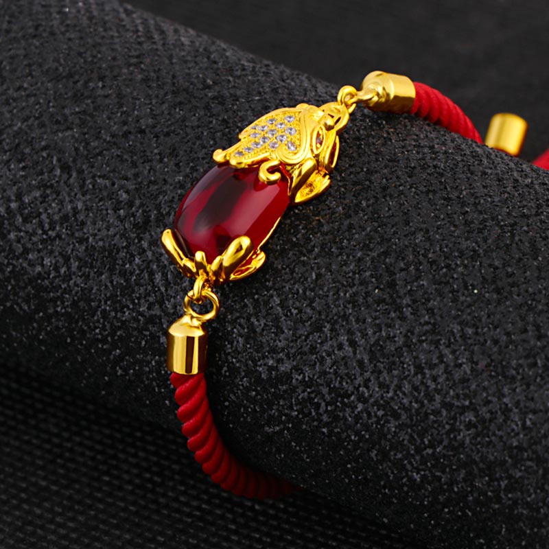 Carmiora Wealth Attractor Rotes Achat-Pixiu-Armband mit roter Schnur