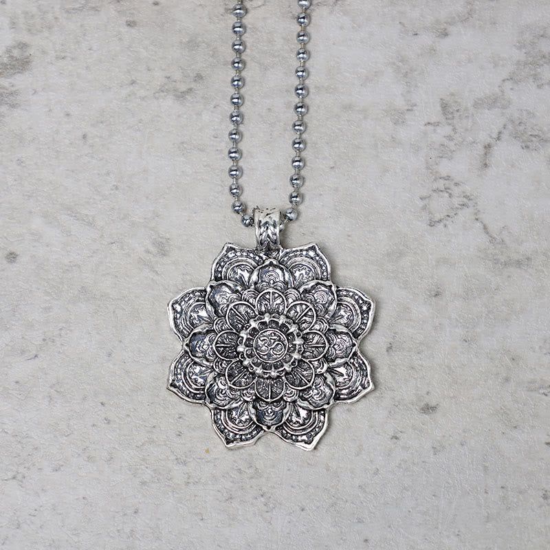 Carmiora tibetischer Lotus-Segen-Halskettenanhänger