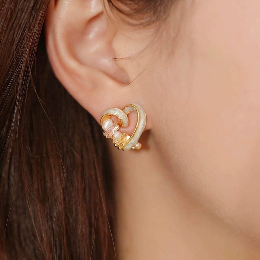 Ohrstecker mit Herz-Anhänger und Juwelenbesatz