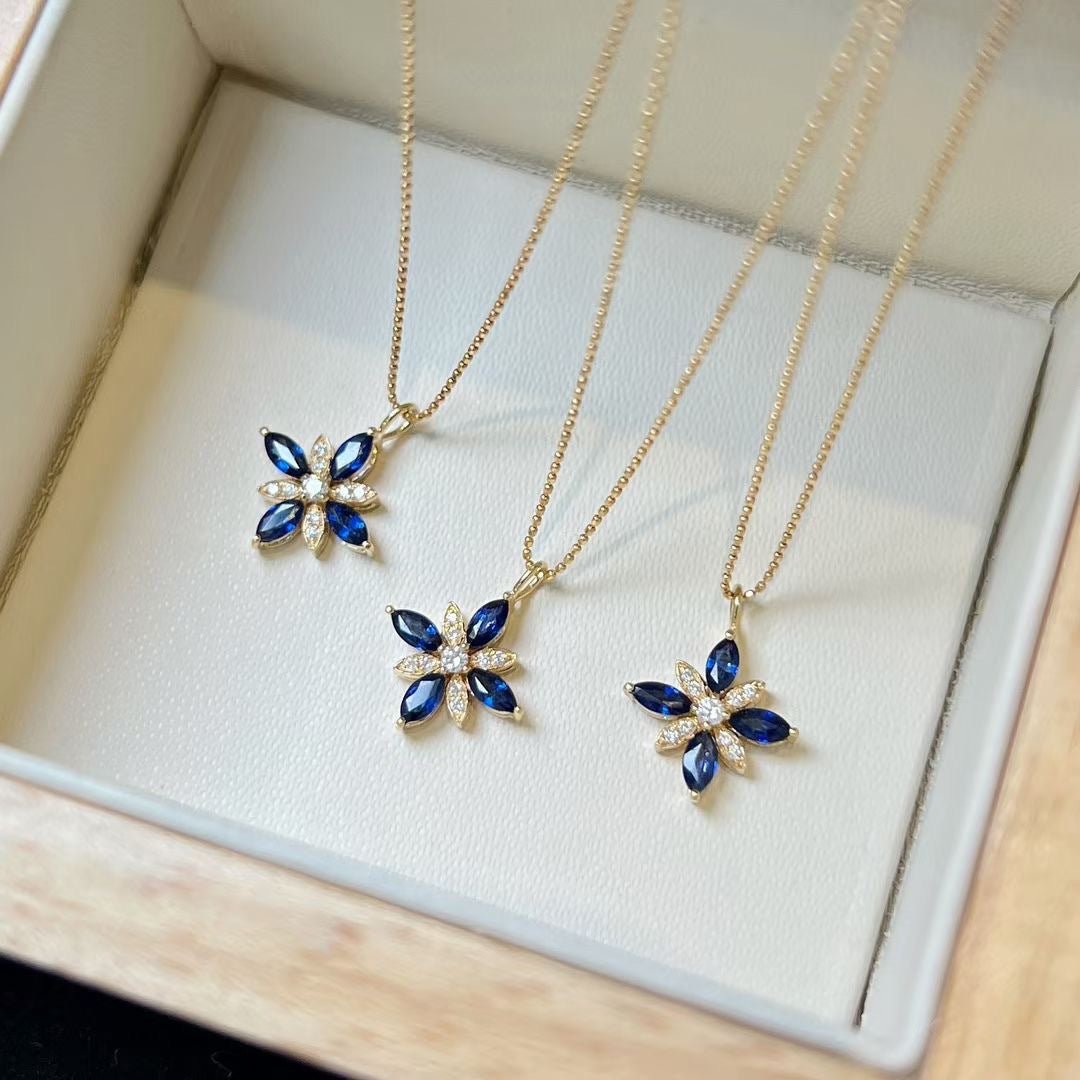 Blaue Blütenhalskette (massives Silber)