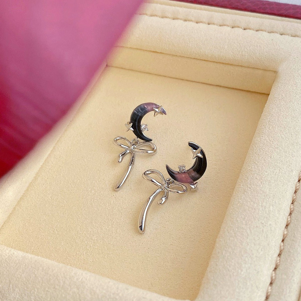 Ohrringe mit Mond und Schleife