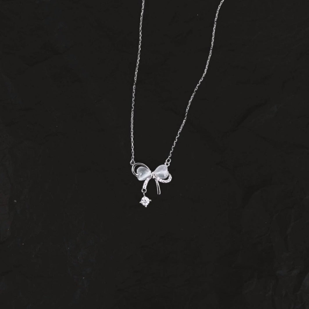 Schleifenhalskette (massives Silber) - Christine