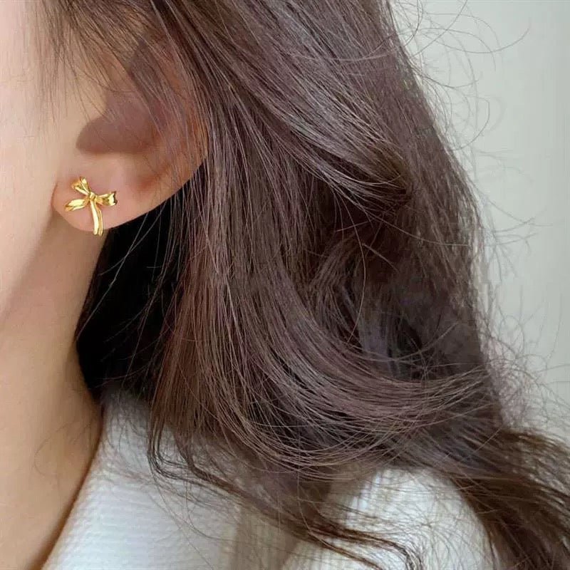 Ohrstecker mit Schleife (massives Silber) – Loretta