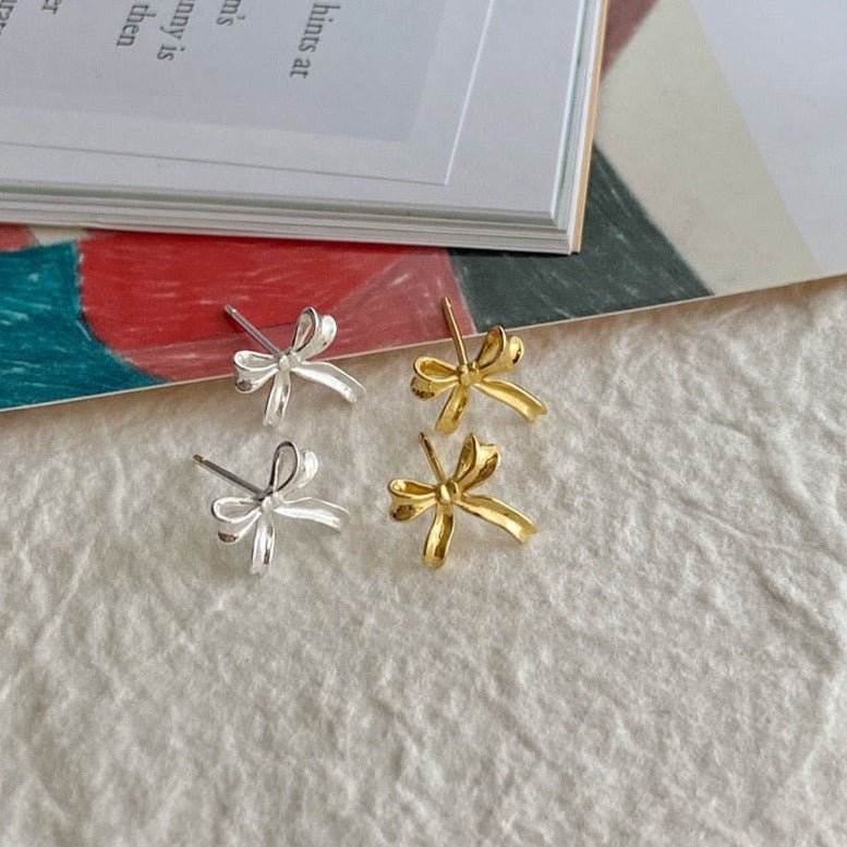 Ohrstecker mit Schleife (massives Silber) – Loretta