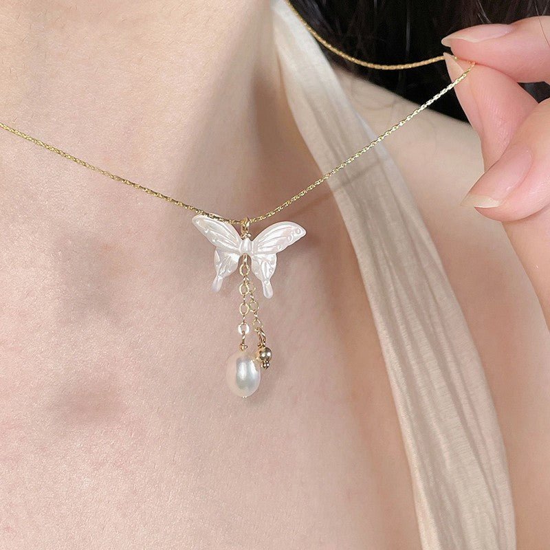 Schmetterlings- und Perlenkette (massives Silber)