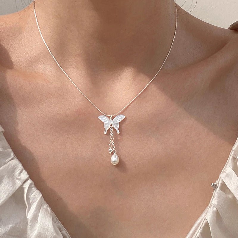 Schmetterlings- und Perlenkette (massives Silber)