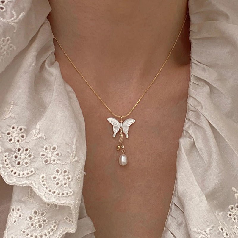 Schmetterlings- und Perlenkette (massives Silber)