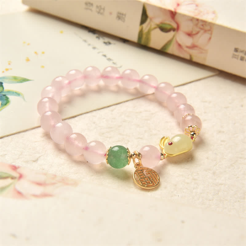 Carmiora-Armband „Jahr des Kaninchens“, natürliches rosa Kristallgrünes Achat-Häschen-Liebes-Glücks-Armband