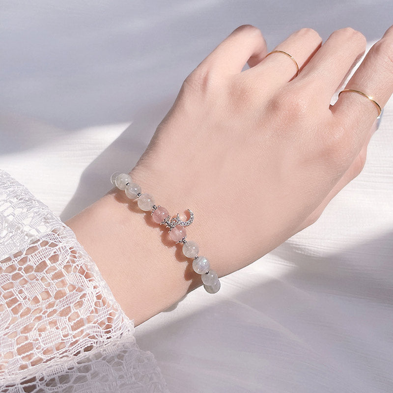 Carmiora Erdbeerquarz-Mondstein-Glücks-Mond-Charm-Armband