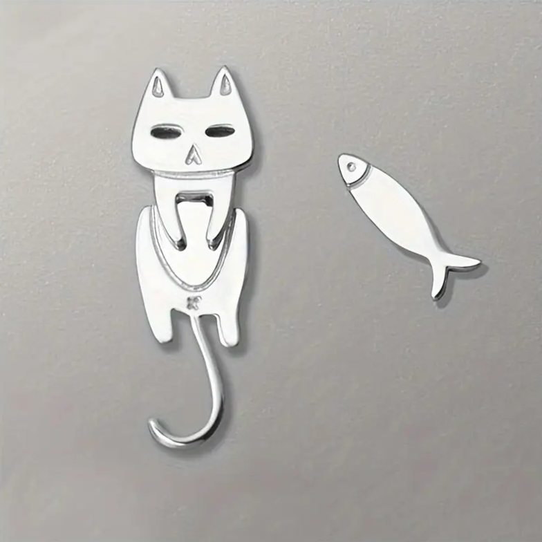Carmiora - Sterling Cat Fisch-Ohrstecker