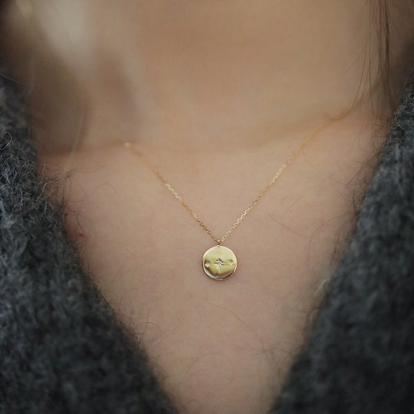 Halskette mit himmlischem Münzanhänger (massives Silber)