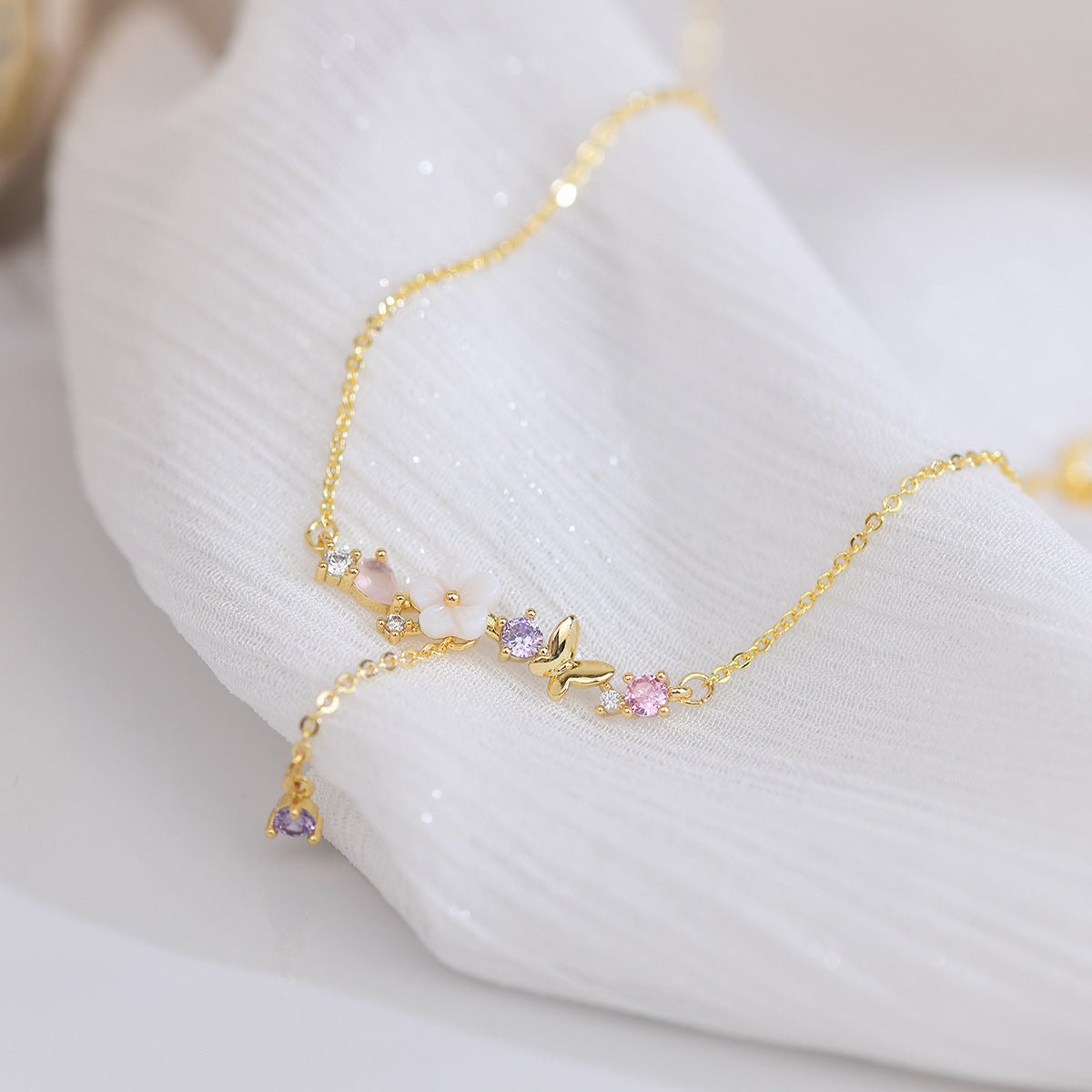 Kirschblüten-Schmetterlings-Halskette