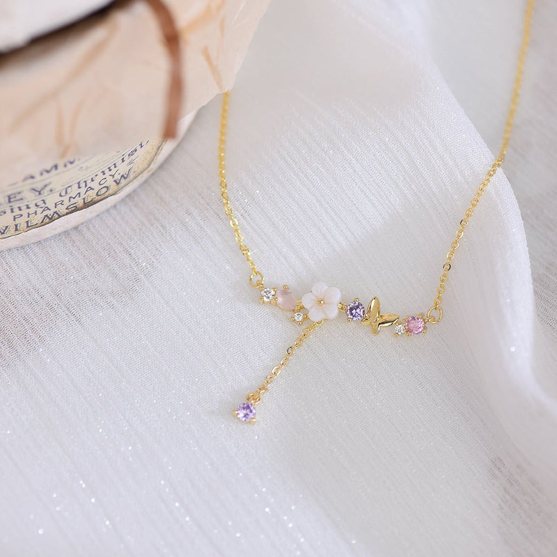 Kirschblüten-Schmetterlings-Halskette