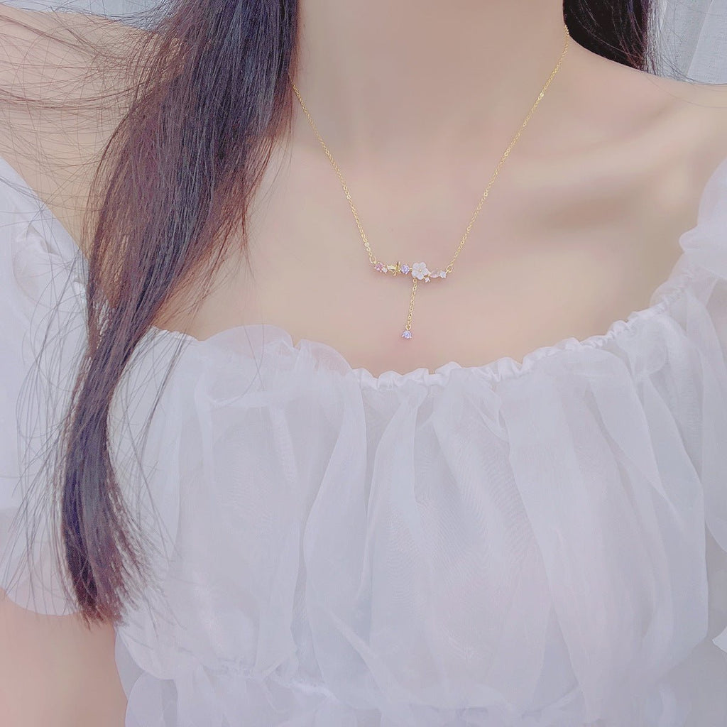 Kirschblüten-Schmetterlings-Halskette