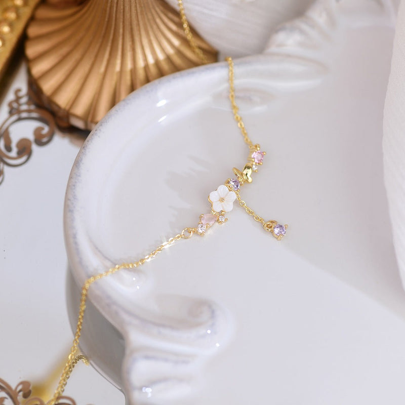 Kirschblüten-Schmetterlings-Halskette