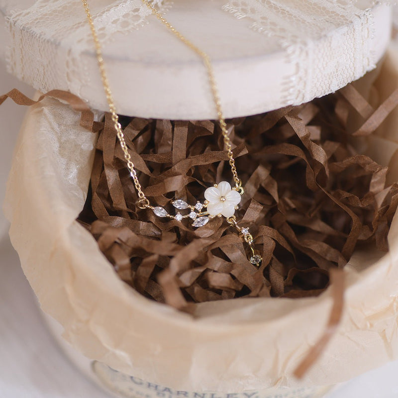 Kirschblüten-Halskette