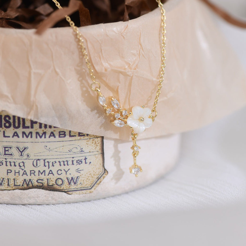 Kirschblüten-Halskette