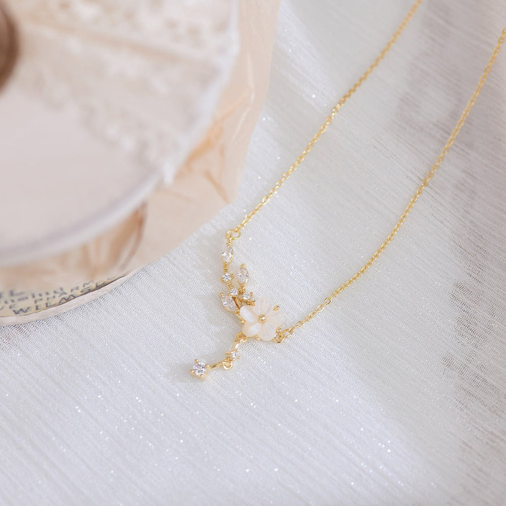 Kirschblüten-Halskette