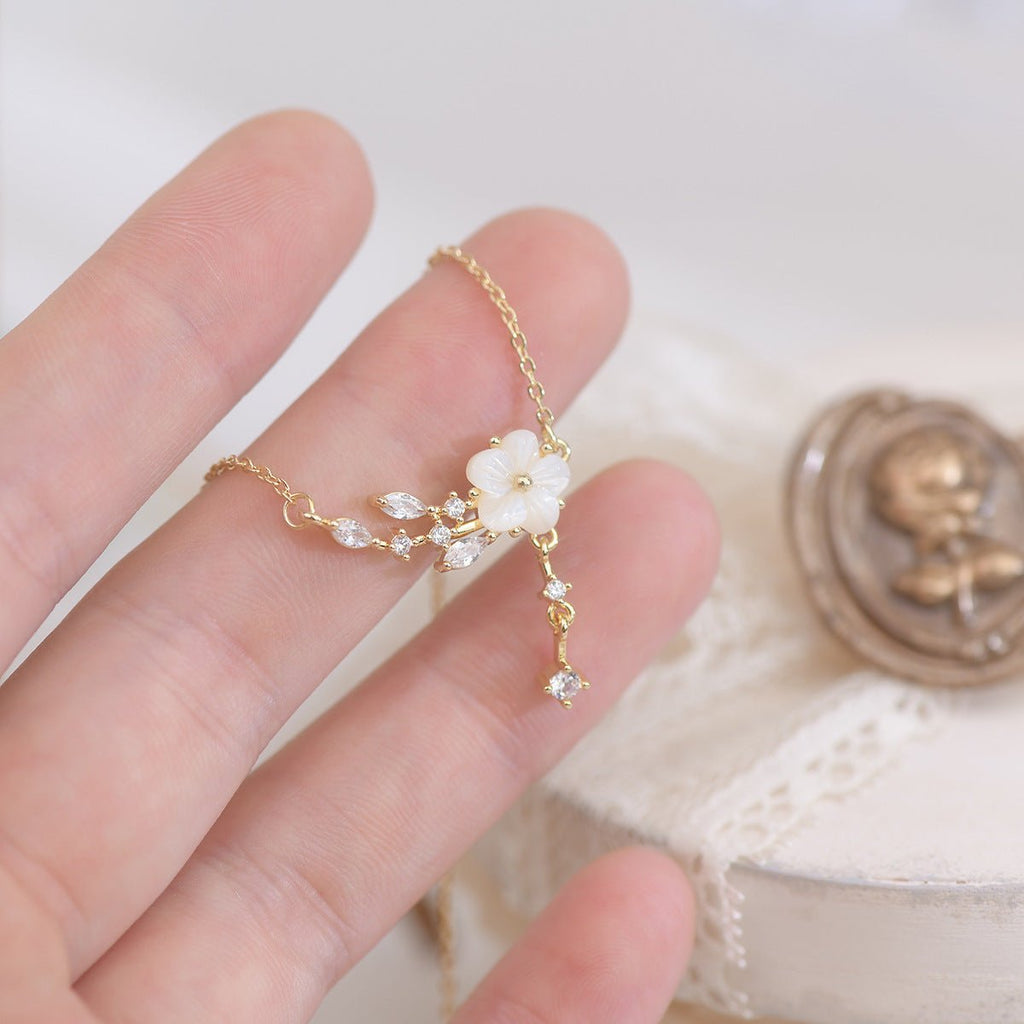 Kirschblüten-Halskette