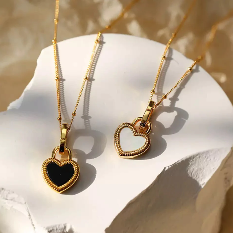 Carmiora - Mitternachts-Eleganz-Anhänger