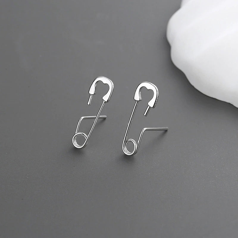 Einzigartige Ohrstecker im Punk-Stil mit Sicherheitsnadel im Gothic-Stil