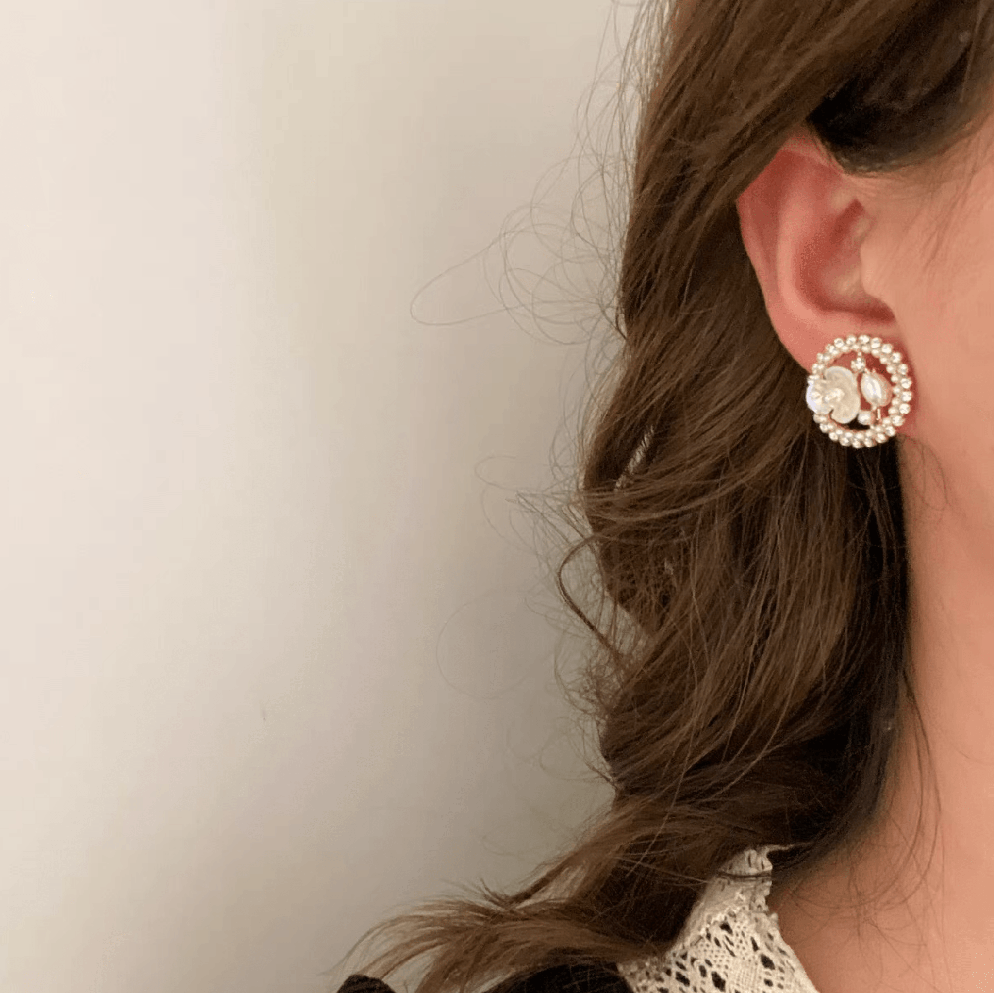 [Ausverkauf] Ohrstecker mit Blumen und Perlen