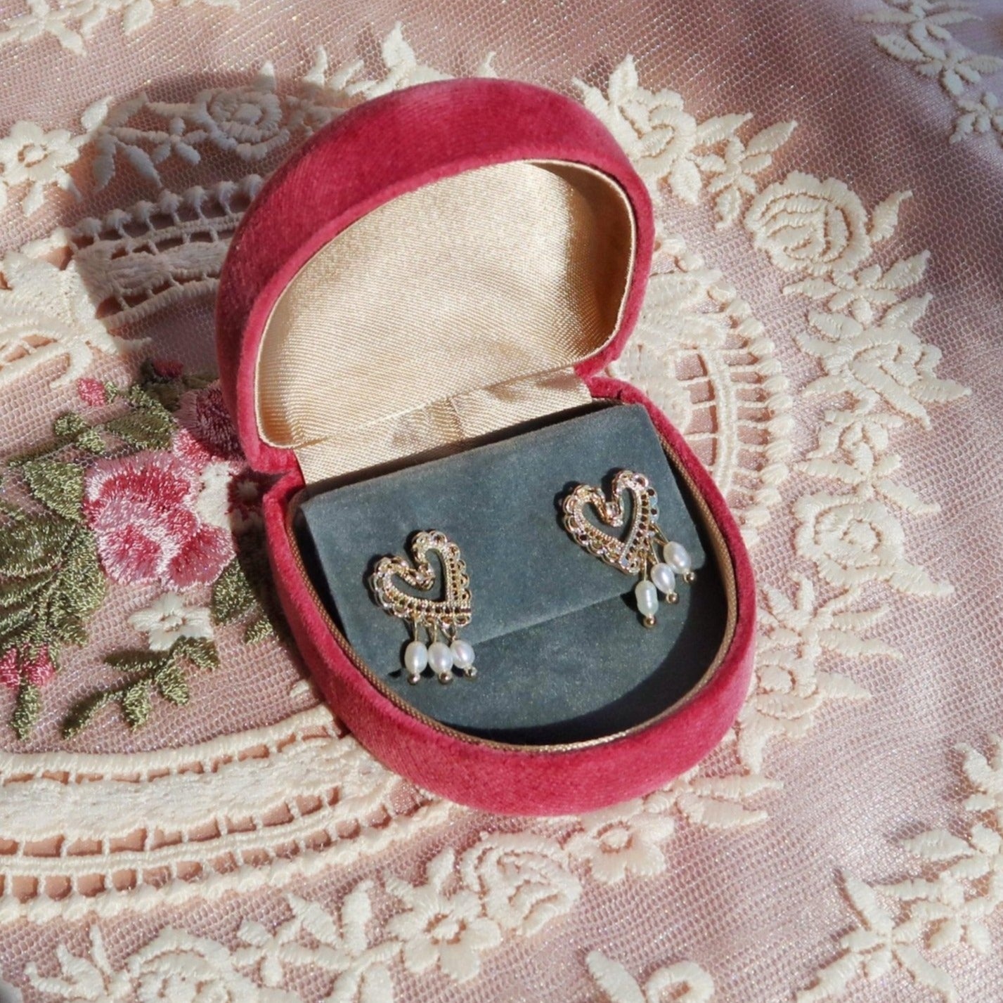 Ohrstecker mit Herz und Perle