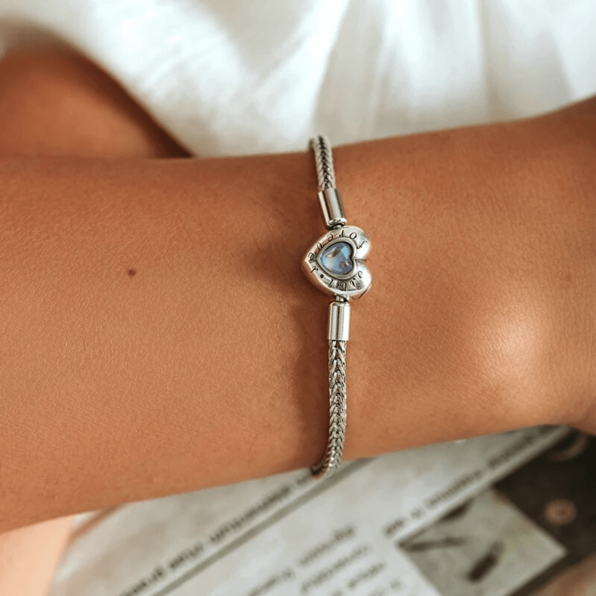 Armband mit Kristallherzanhänger, Silber