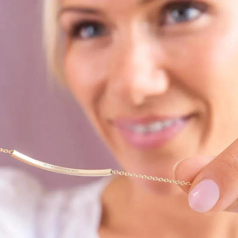 Individuelles Curve Charm Slider Armband