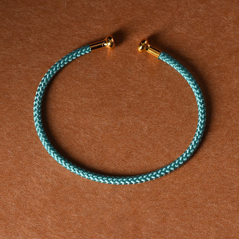 Carmiora Schlichtes Design, handgefertigtes Glücksgeflecht-Manschettenarmband
