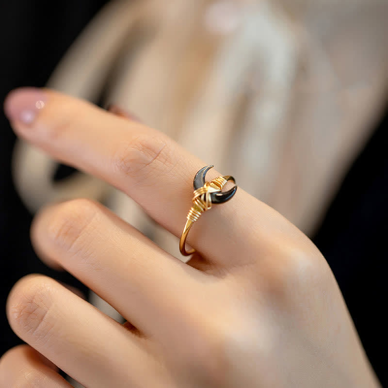 Carmiora Natural Tridacna Stone Moon 14K Gold Segensring
