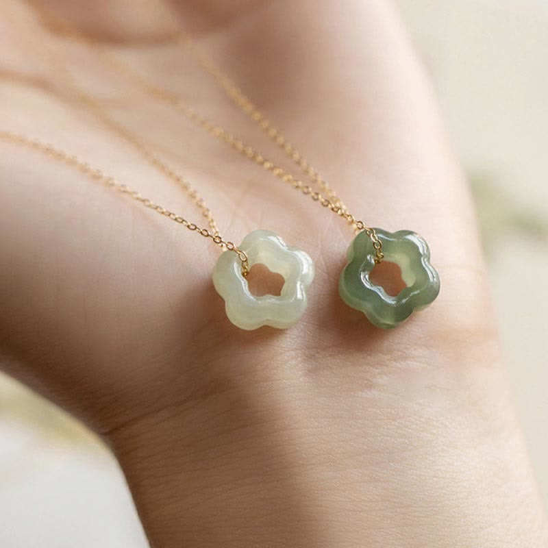 Carmiora Zierliche Hetian Jade Cyan Jade Glück Blumen Charm Halskette Anhänger